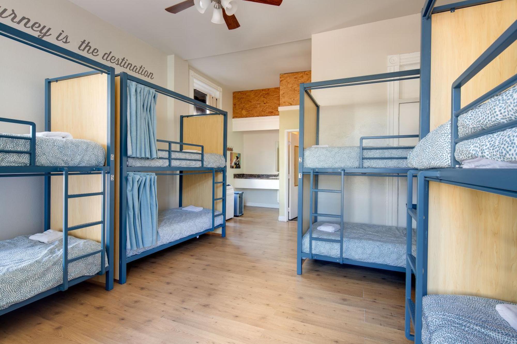 Hi San Diego Downtown Hostel * San Diego